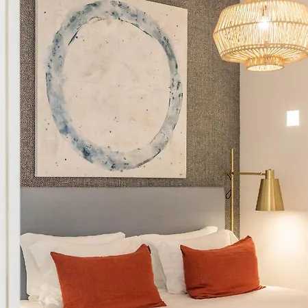 Daire Chic Tailor Made Flat In Chiado *