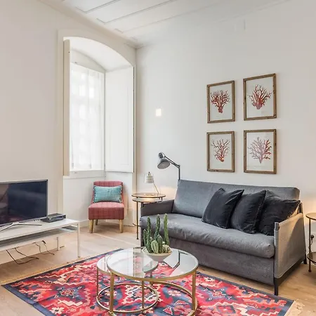 Chic Tailor Made Flat In Chiado