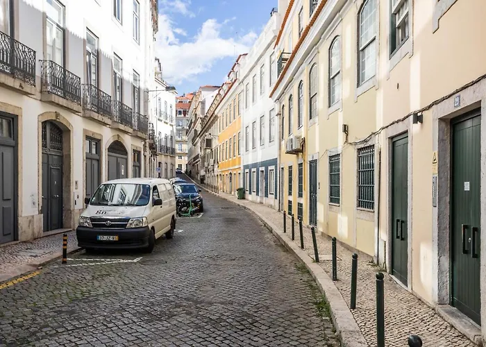 Chic Tailor Made Flat In Chiado * Lisboa